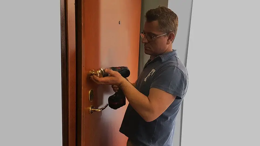 Fabbro per l'Apertura delle Porte a Torino